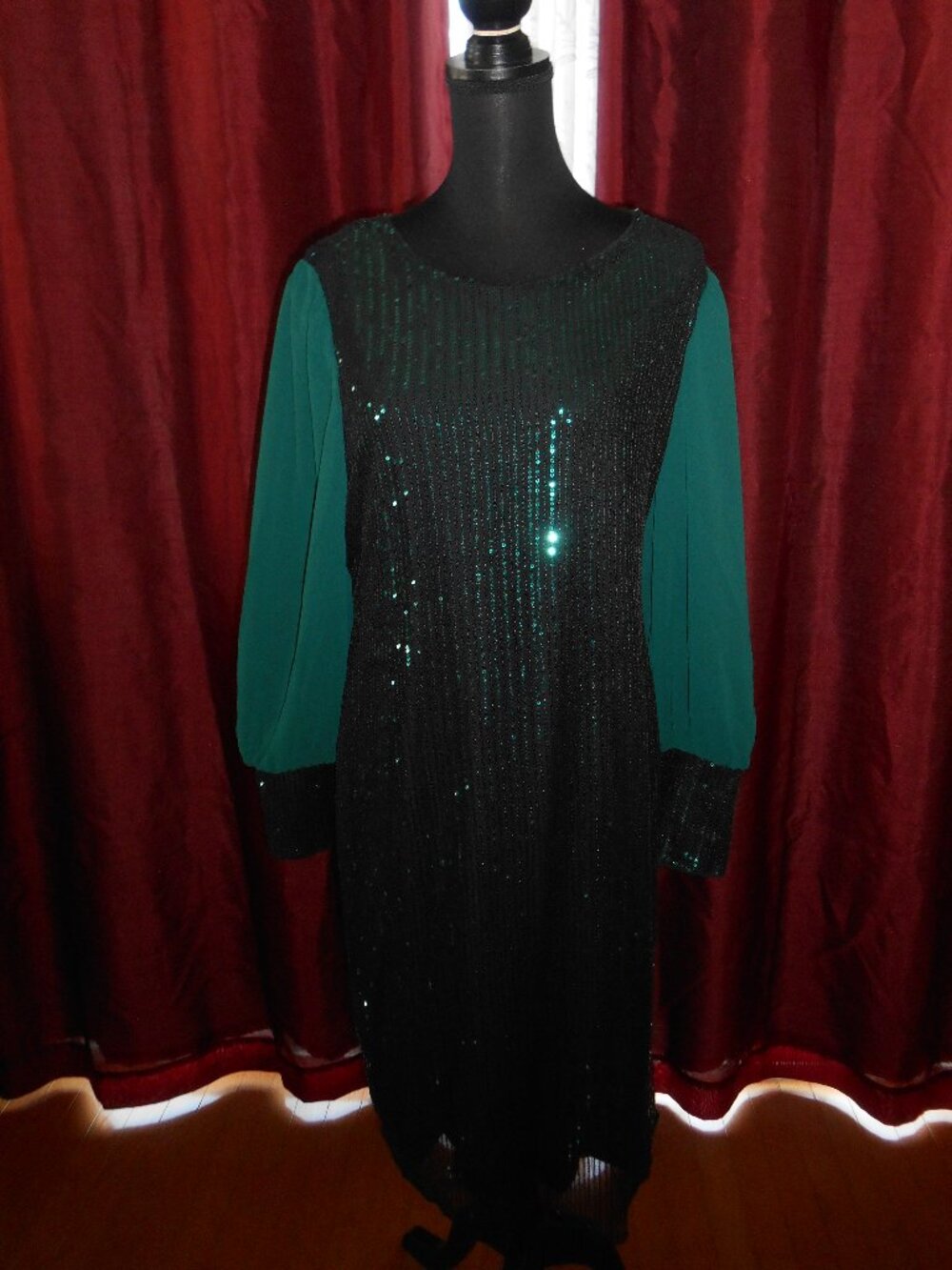SHEIN CURVE GREEN SEQUINS ELEGANT DRESS, FITTED, LOND SHEER SLEEVES SZ 2XL